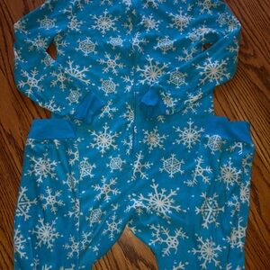 Girls sz 7/8 pj onesie w open toes Snowflake